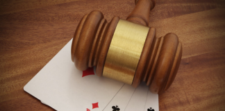 Регулятор возбуждает дело против Crown Resorts