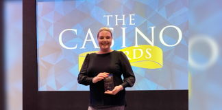 На Casino Awards 2022 Никки Смит из TCSJOHNHUXLEY награждена за выдающийся вклад