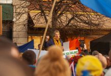 Лидер ирландских лейбористов требует запретить рекламу азартных игр