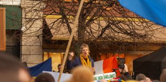 Лидер ирландских лейбористов требует запретить рекламу азартных игр