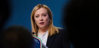 Италия: Мелони нацелена на консолидацию розничной торговли на фоне реформ игорного рынка