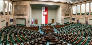 Польша вводит уголовную ответственность за стримы азартных игр ради защиты молодежи